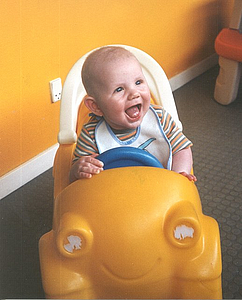 jacob i sin gule bil.jpg